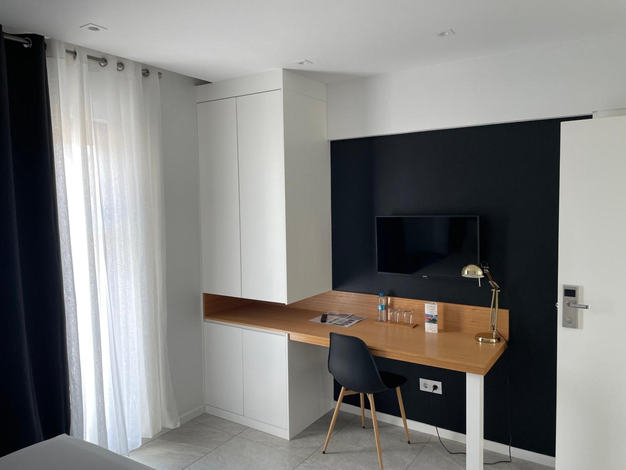 Prassa 3 Boutique Hotel Миндело Екстериор снимка